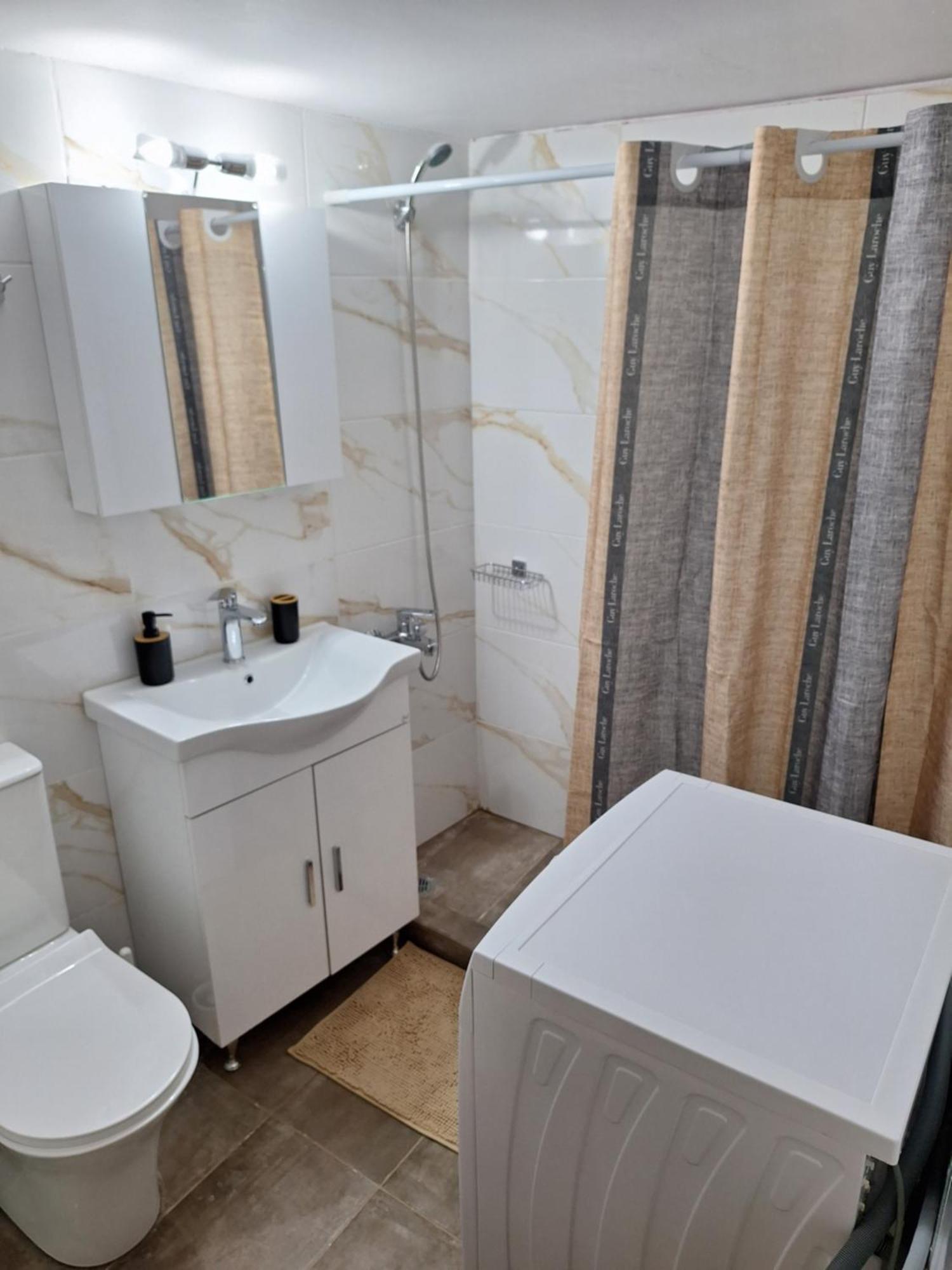 Happy Stay In Atena Exterior foto